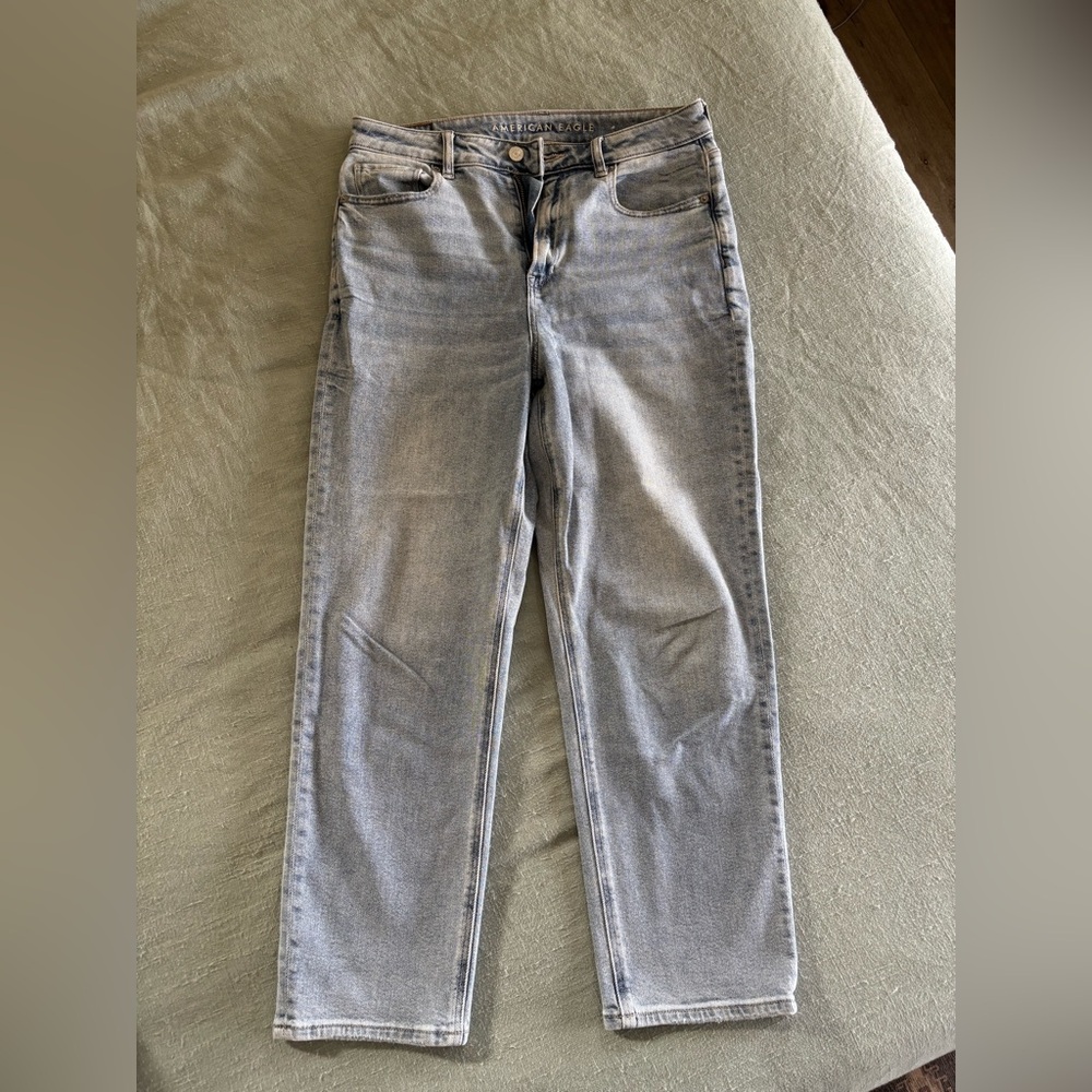 AE Mom Straight Jeans - 10 Short